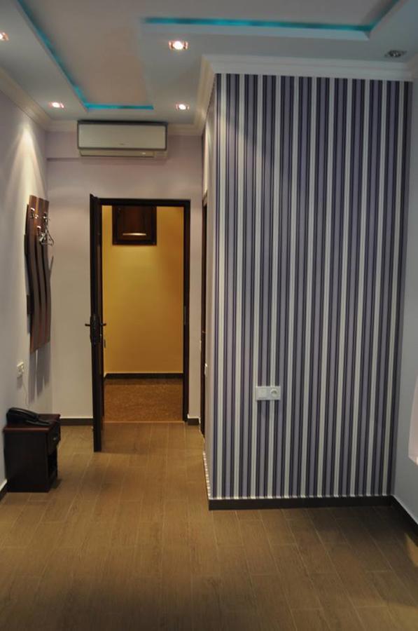 יירבאן Hotel Apollon מראה חיצוני תמונה