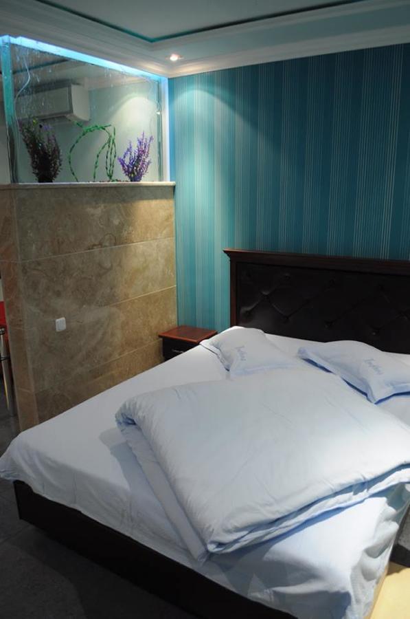 יירבאן Hotel Apollon מראה חיצוני תמונה