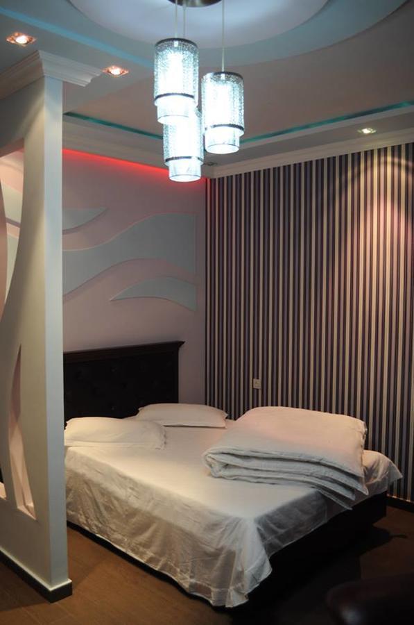 יירבאן Hotel Apollon מראה חיצוני תמונה